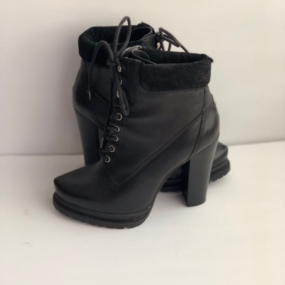 BCBG black high heeled boots - Picture 7 of 8